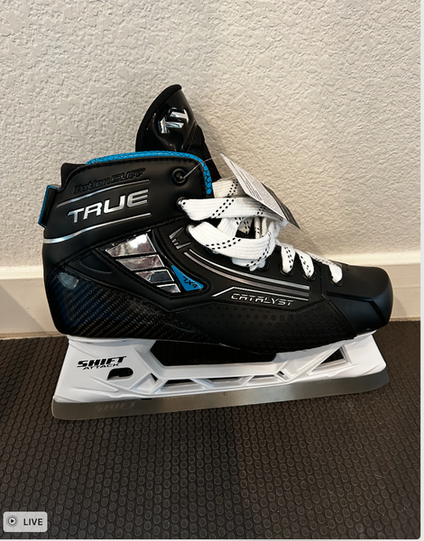 2025 True Catalyst 7X4 Hockey Skates Regular Width 8.5 (New)
