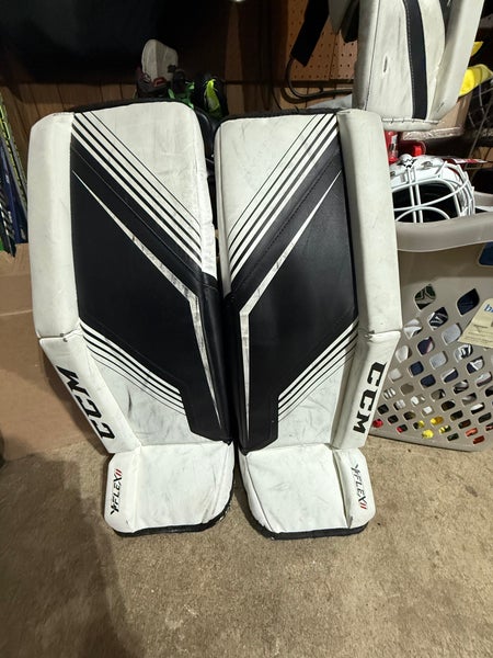 26" CCM YTFlex 2 Goalie Leg Pads (Used)