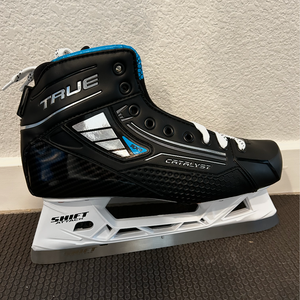 2025 True Catalyst 5X4 Hockey Skates Wide Width 8.5 (New)
