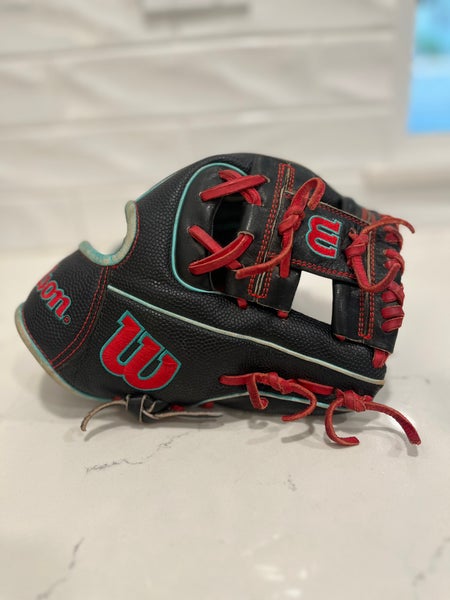 Wilson A2000 RH Infield Baseball Glove 11" (Used)
