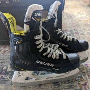 2023 Bauer Supreme M4 Hockey Skates Size 5 (Used)