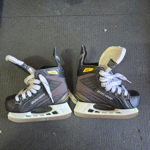 2020 Bauer Supreme 140 Hockey Skates Regular Width 10 (Used)