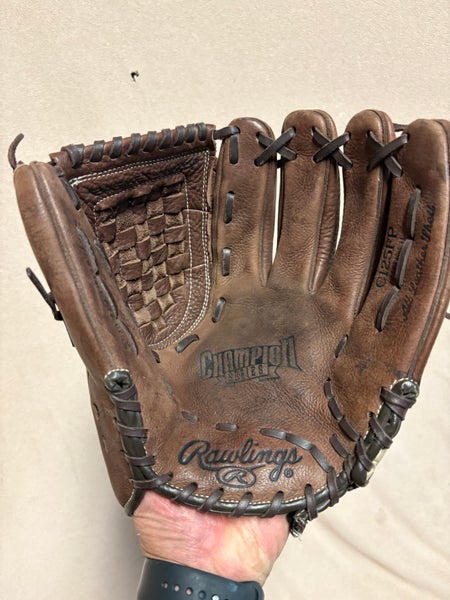 RH Rawlings Champion Series Baseball Glove 12.5" (Used)