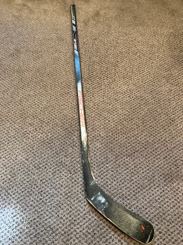 Youth Fischer W150 Right Handed Hockey Stick (Used)