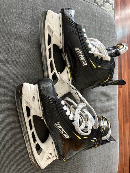 Bauer Supreme 2S Pro Hockey Skates Regular Width 6.5 (Used)