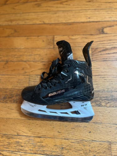 Bauer Supreme Mach Hockey Skates Regular Width Size 4 (Used)