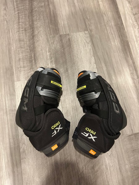 Large CCM Tacks AS-V Pro Elbow Pads (Used)