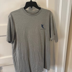 Vineyard vines T shirt