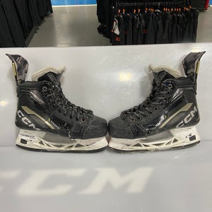 Used CCM Classic SE Size 5 Regular Width Skates