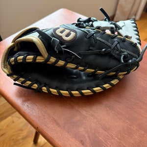 2019 Wilson A2000 RH First Base Softball Glove 12" (Used)