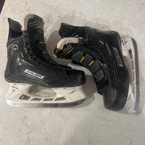 Bauer Supreme 2S Pro Hockey Skates Regular Width Size 3.5 (Used)