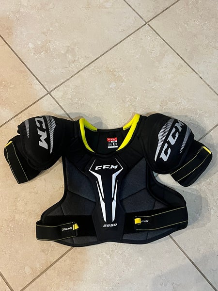 Men's XL Senior CCM Tacks 9550 Shoulder Pads (New)
