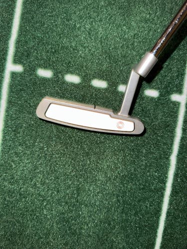 Unisex Odyssey White Hot Pro Blade Right Handed Putter Uniflex 34" (Used)