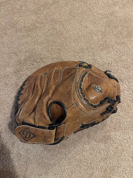 Diamond RH Catcher's Glove 33.5" (Used)