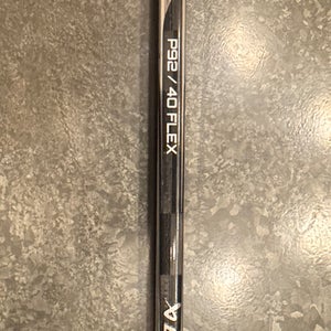 40 Flex P92 Junior Bauer Vapor Hyperlite 2 Right Hand Hockey Stick (Used)