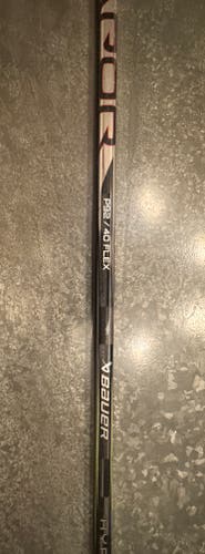 40 Flex P92 Junior Bauer Vapor Hyperlite 2 Right Hand Hockey Stick (Used)
