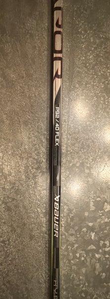 40 Flex P92 Junior Bauer Vapor Hyperlite 2 Right Hand Hockey Stick (Used)