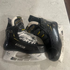 Bauer Supreme 2S Pro Hockey Skates Regular Width Size 4.5 (Used)
