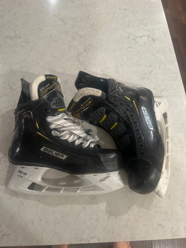 Bauer Supreme 2S Pro Hockey Skates Regular Width Size 4.5 (Used)
