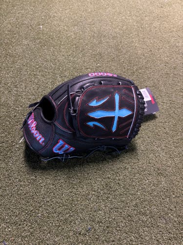 2025 Wilson RH Pitcher's A2000 Baseball Glove 12" (New)