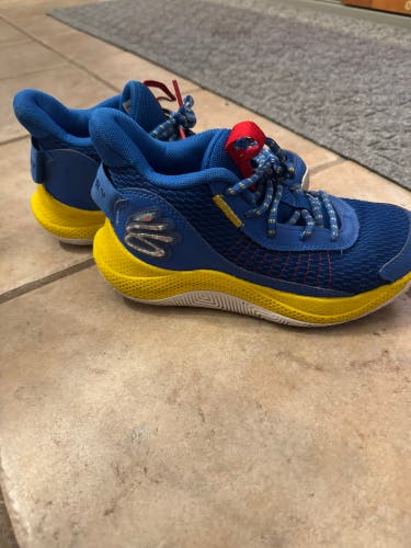 Kid's 4Y (Big Kids / Youth) Under Armour Curry 3 Shoes (Used)