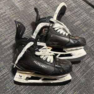 2024 Bauer Supreme Shadow Hockey Skates Regular Width 7.5 (Used)