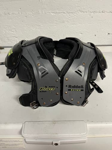 Medium Youth Riddell Power volt Shoulder Pads (Used)