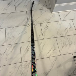 Lefty barely cut Like new senior 70 flex p28 Bauer Twitch Hockey Stick