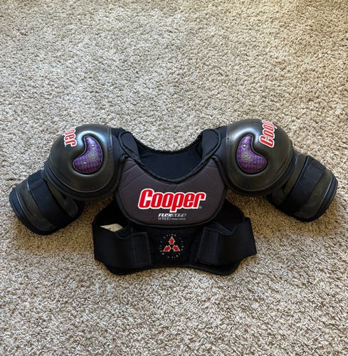 Cooper SP800 Hockey Shoulder Pads