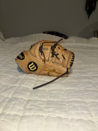 Wilson A2K RH Pitcher's Baseball Glove 12" (Used)