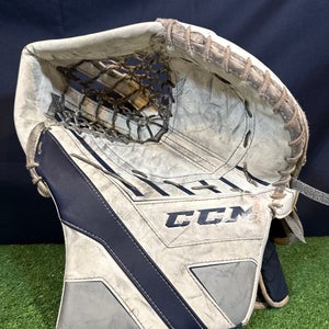 CCM Axis 1.9 Intermediate Regular Goalie Glove