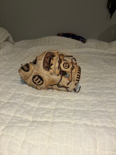 Wilson A2000 RH Infield Baseball Glove 11.5" (Used)