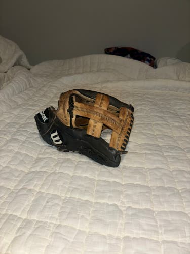 Wilson A2000 RH Infield Baseball Glove 11.5" (Used)
