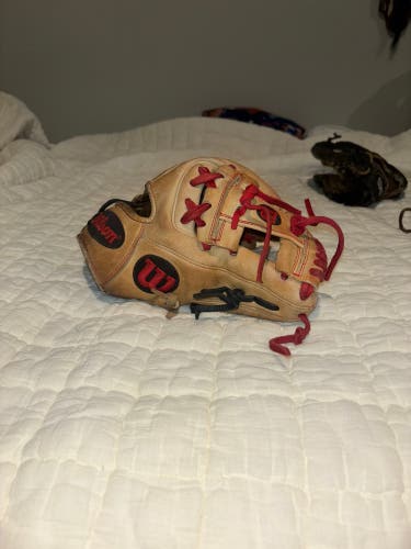 Wilson A2000 RH Baseball Glove 11.5" (Used)
