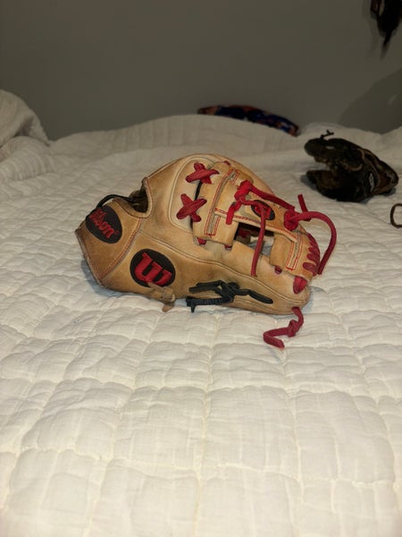 Wilson A2000 RH Baseball Glove 11.5" (Used)