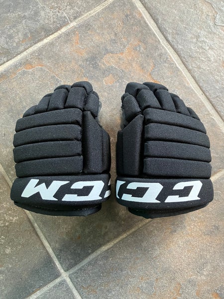 Black Youth CCM Gloves 8" (Used)