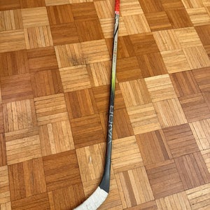 Junior Bauer Vapor Hyperlite 2 Left Hand Hockey Stick P92 (Used)