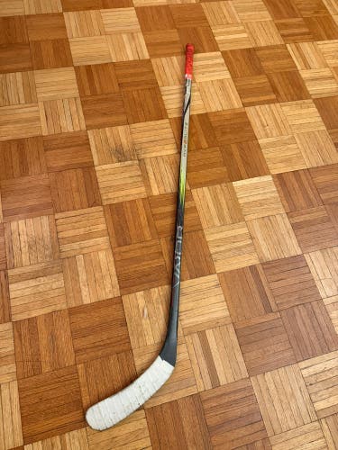 Junior Bauer Vapor Hyperlite 2 Left Hand Hockey Stick P92 (Used)