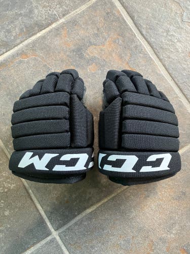 Black Youth CCM Gloves 8" (Used)