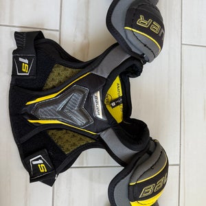 Small Youth Bauer Supreme 1S Shoulder Pads (Used)
