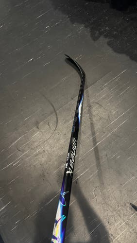 Senior Bauer Vapor FlyLite Right Handed Hockey Stick P28 (New)