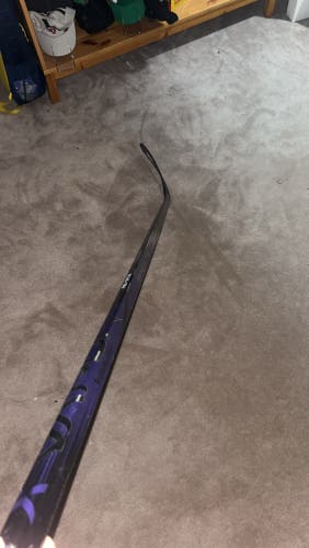 Senior Bauer Vapor Hyperlite 2 Right Handed Hockey Stick P92 (New)