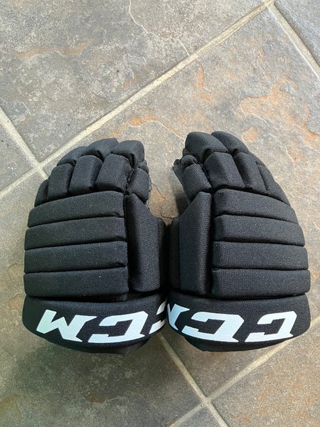 Black Junior CCM Gloves 10" (Used)