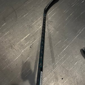 Senior CCM Vizion Right Handed Hockey Stick P28M (New)