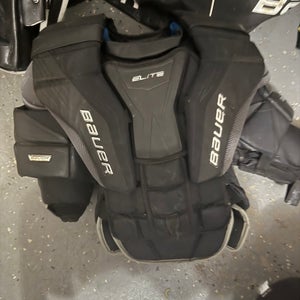 Medium 2023 Bauer Elite Goalie Chest Protector (Used)