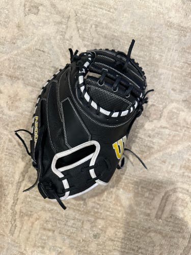 Wilson A2000 RH Catcher's Baseball Glove 33.5" (Used)