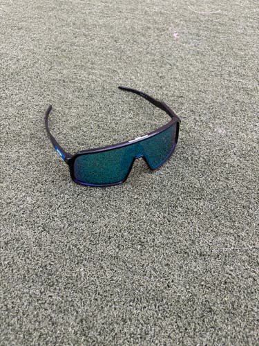 Unisex One Size Fits All Oakley Sutro Sunglasses (Used)