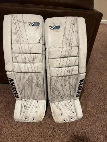 34" Vaughn Velocity V9 Pro Carbon Goalie Leg Pads (Used)
