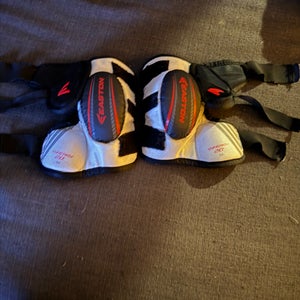 Junior Medium Easton Synergy 20 Elbow Pads (Used)
