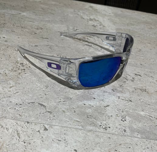 Unisex Medium/Large Oakley Sunglasses (Used)